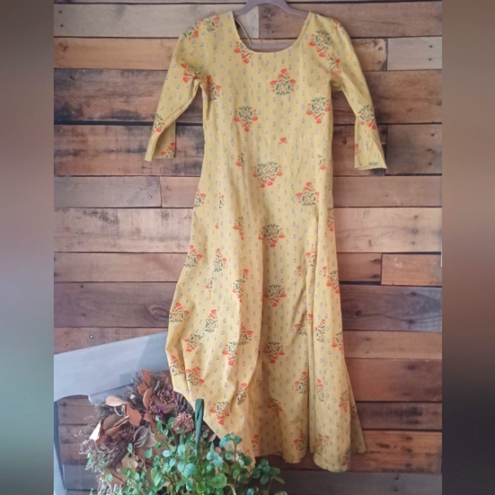 Nayo Dress: